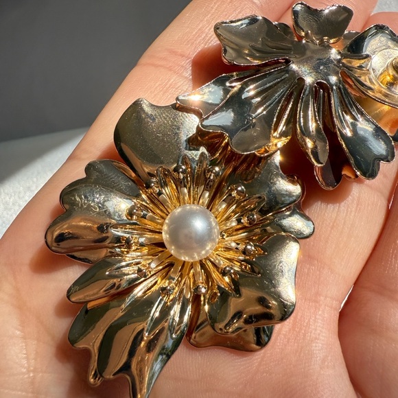 ZARA lux unique Gold Floral Pearl Earrings - Picture 7 of 12